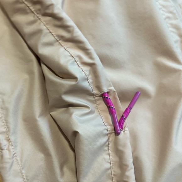 Nike Revolution 1/2 zip jacket that turns to a belt bag/ crossbody bag - Picture 6 of 8